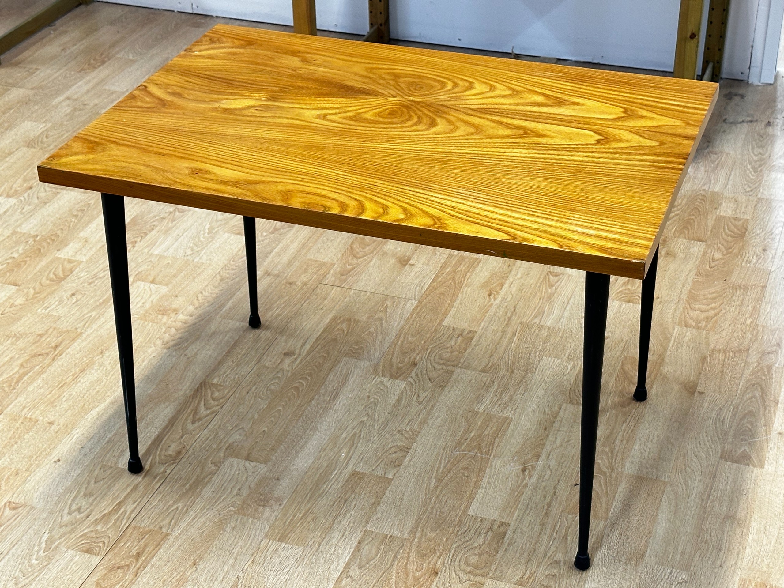 Design-pöytä - Huutokauppa Ekman