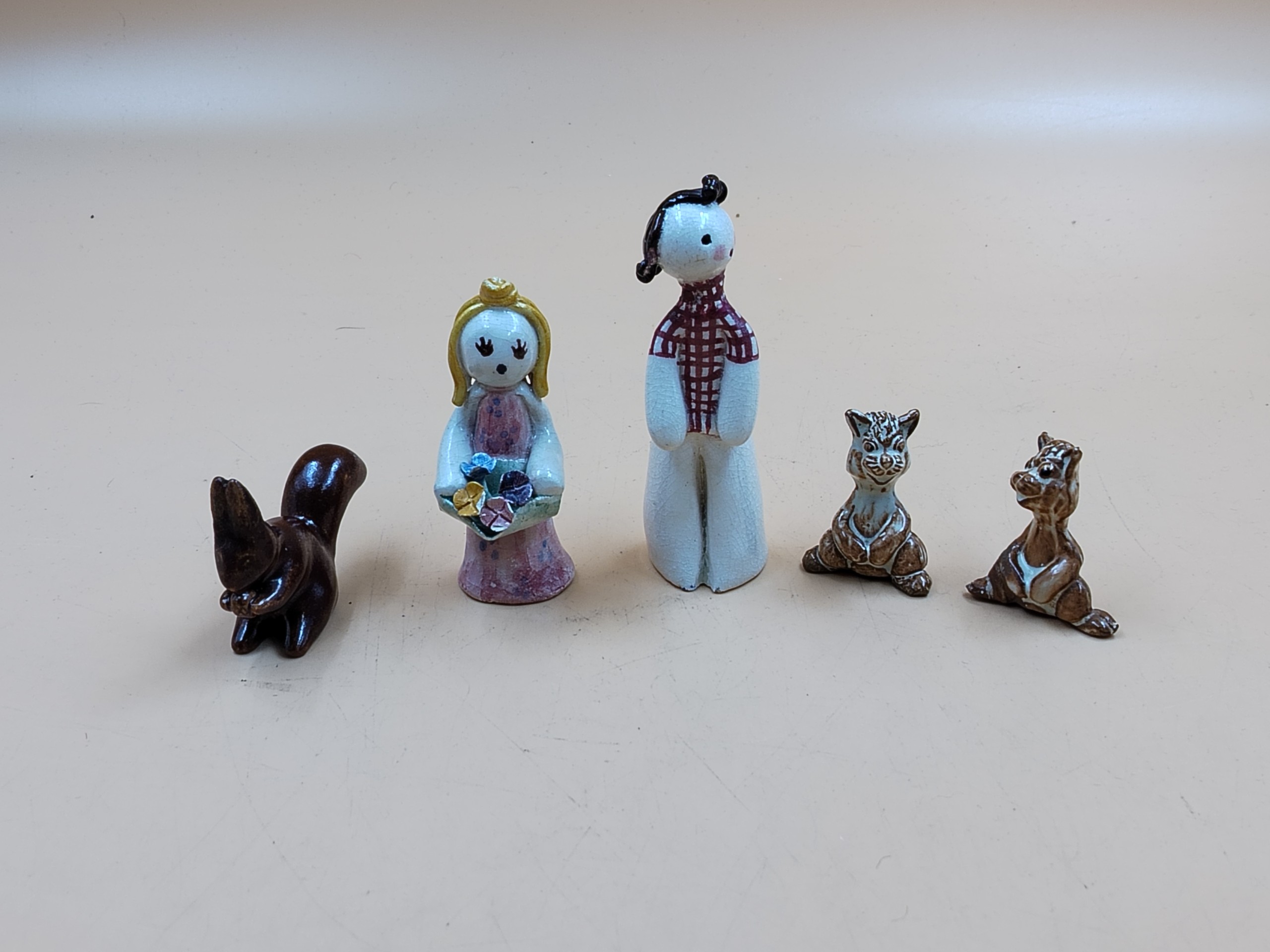 Figuurit - Huutokauppa Ekman