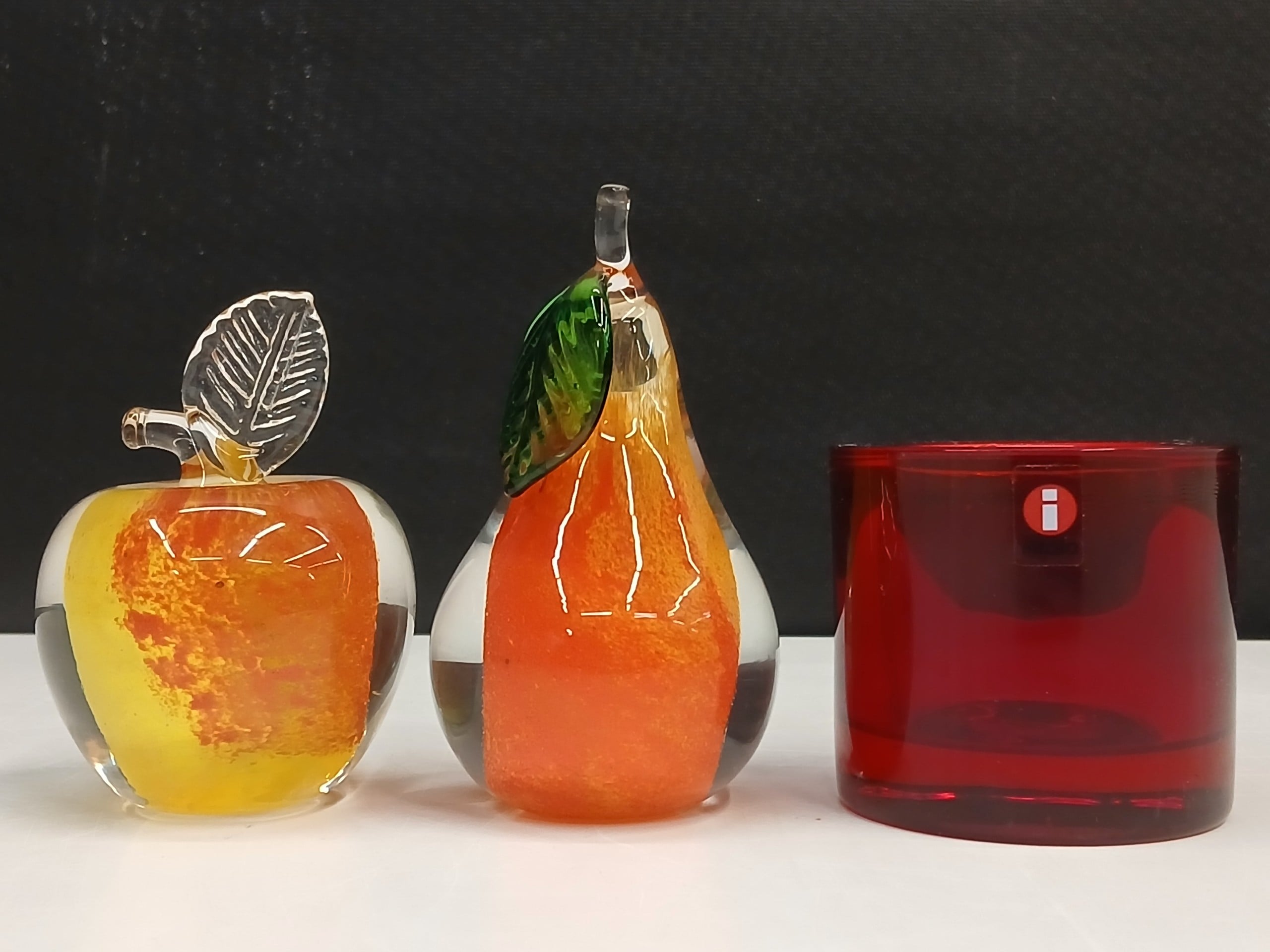 Marimekko ja lasihedelmät - Huutokauppa Ekman