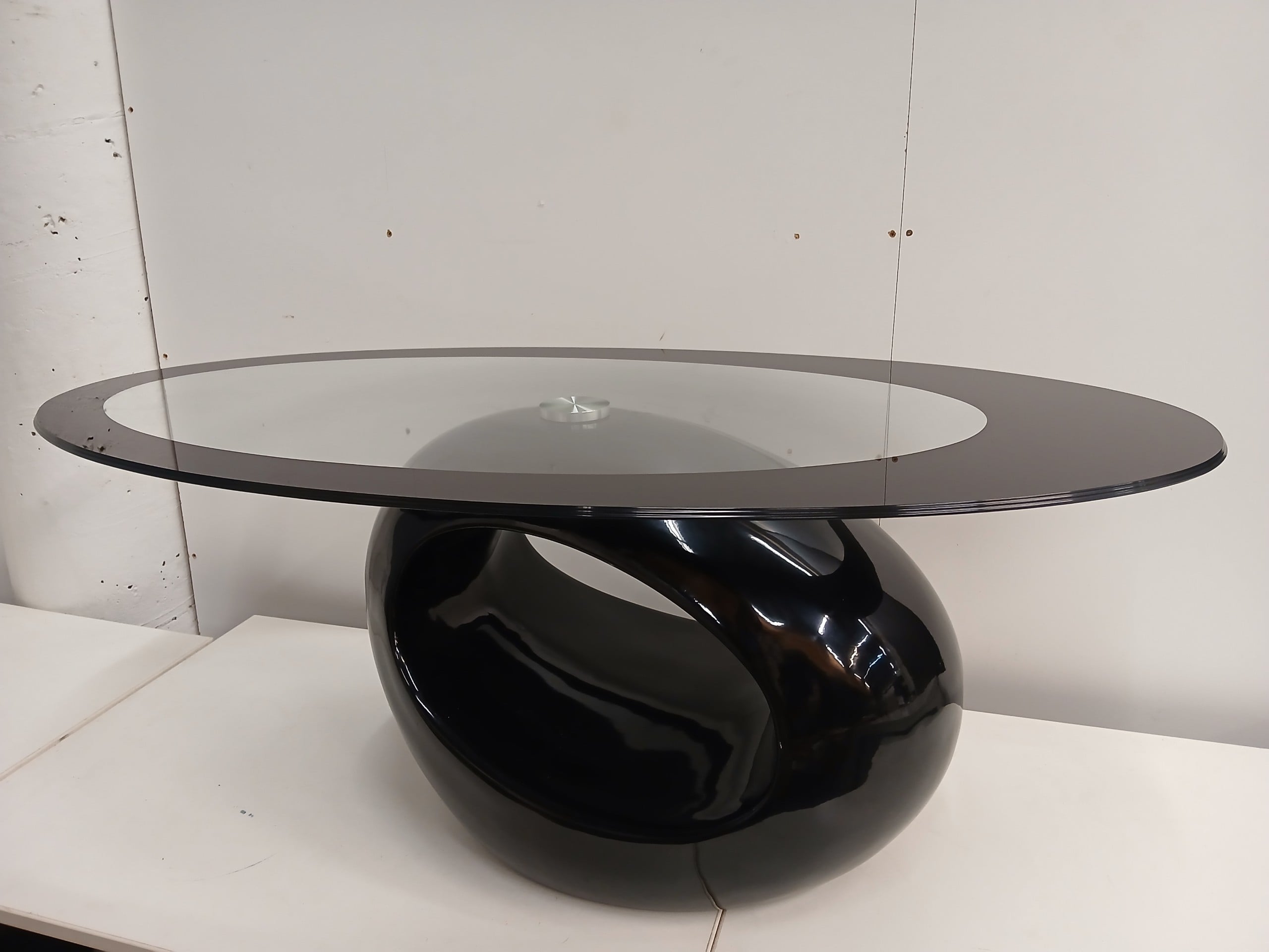 Design pöytä - Huutokauppa Ekman