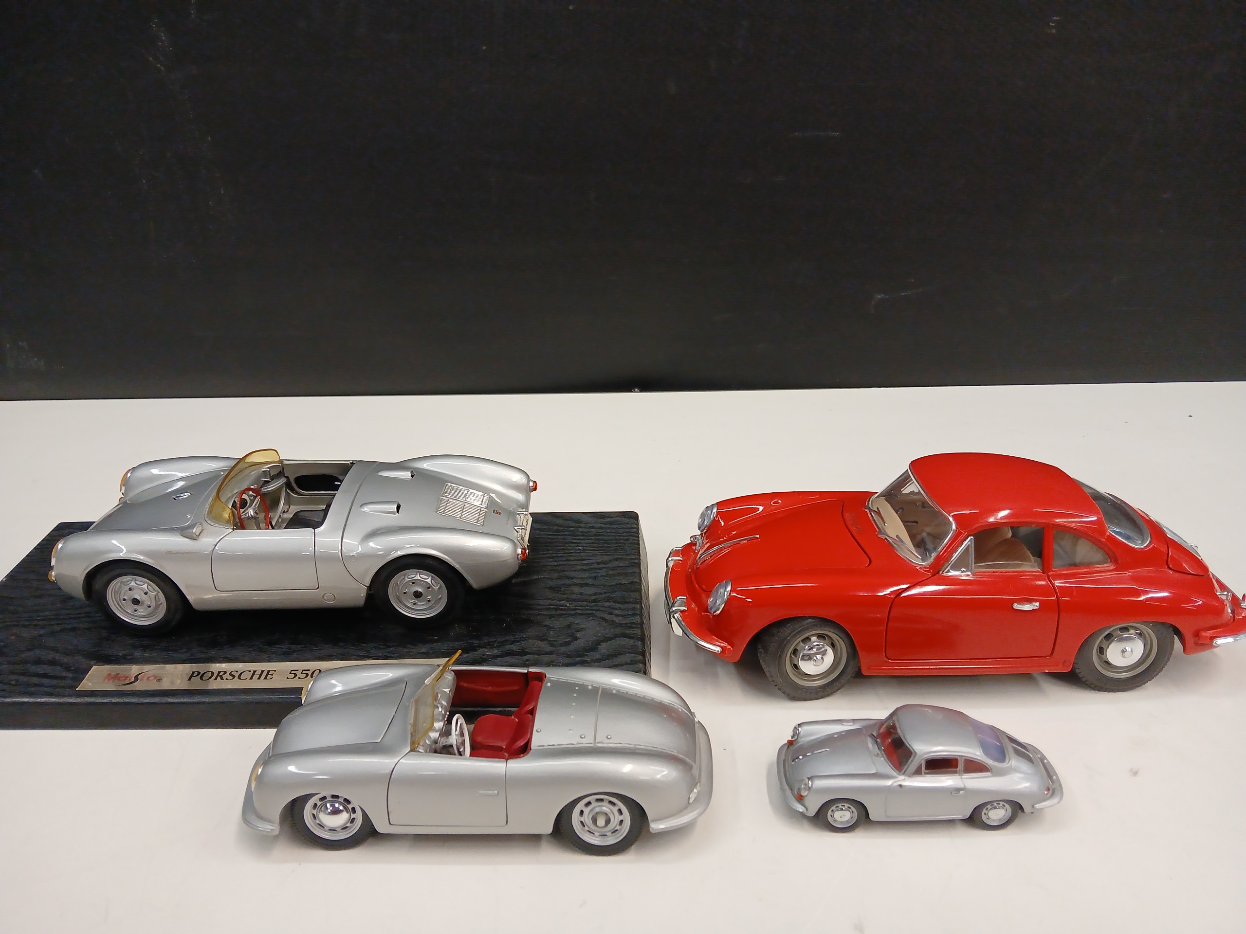 Porsche pienoismallit - Huutokauppa Ekman
