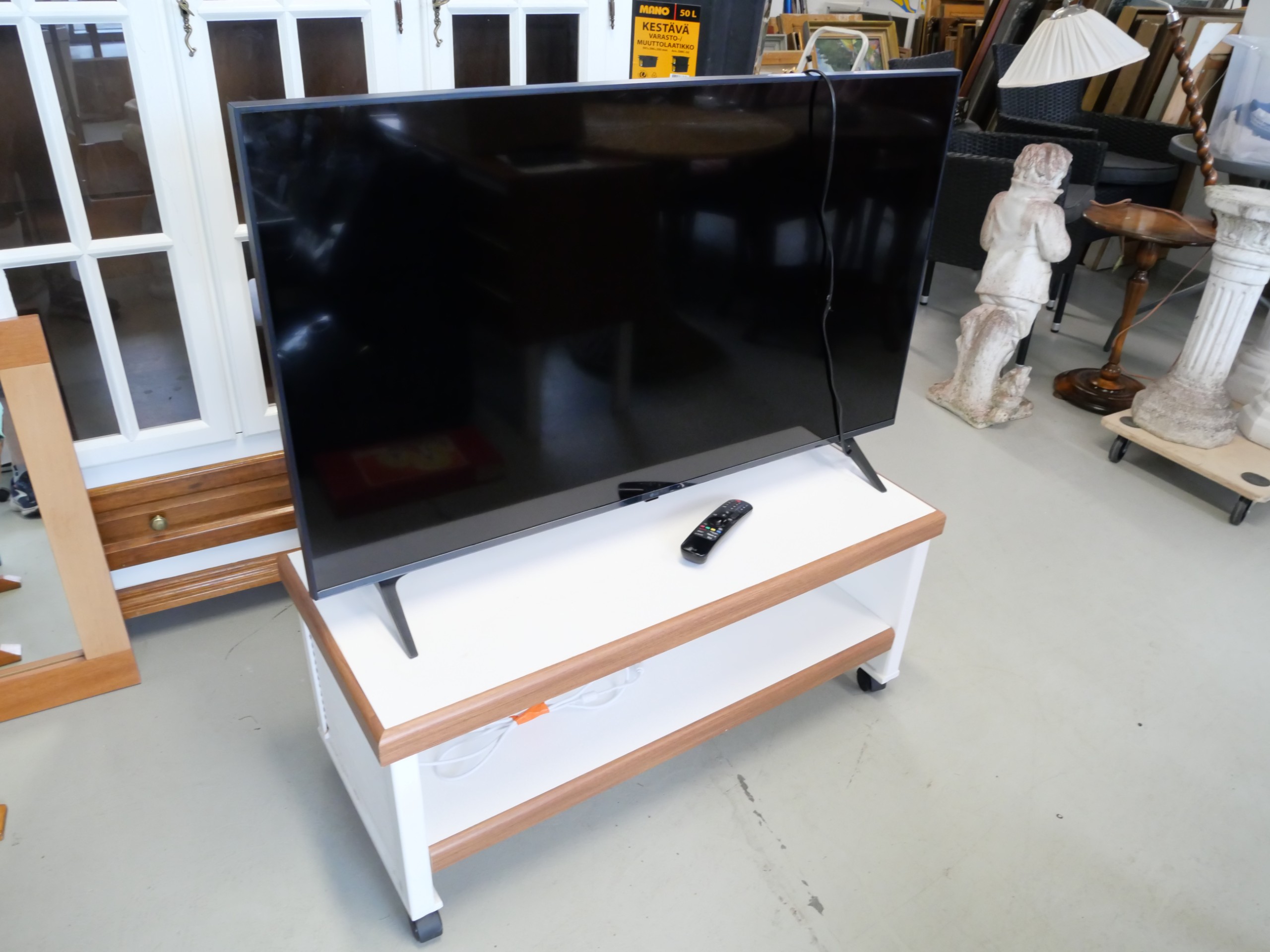 *TV-taso ja TV - Huutokauppa Ekman
