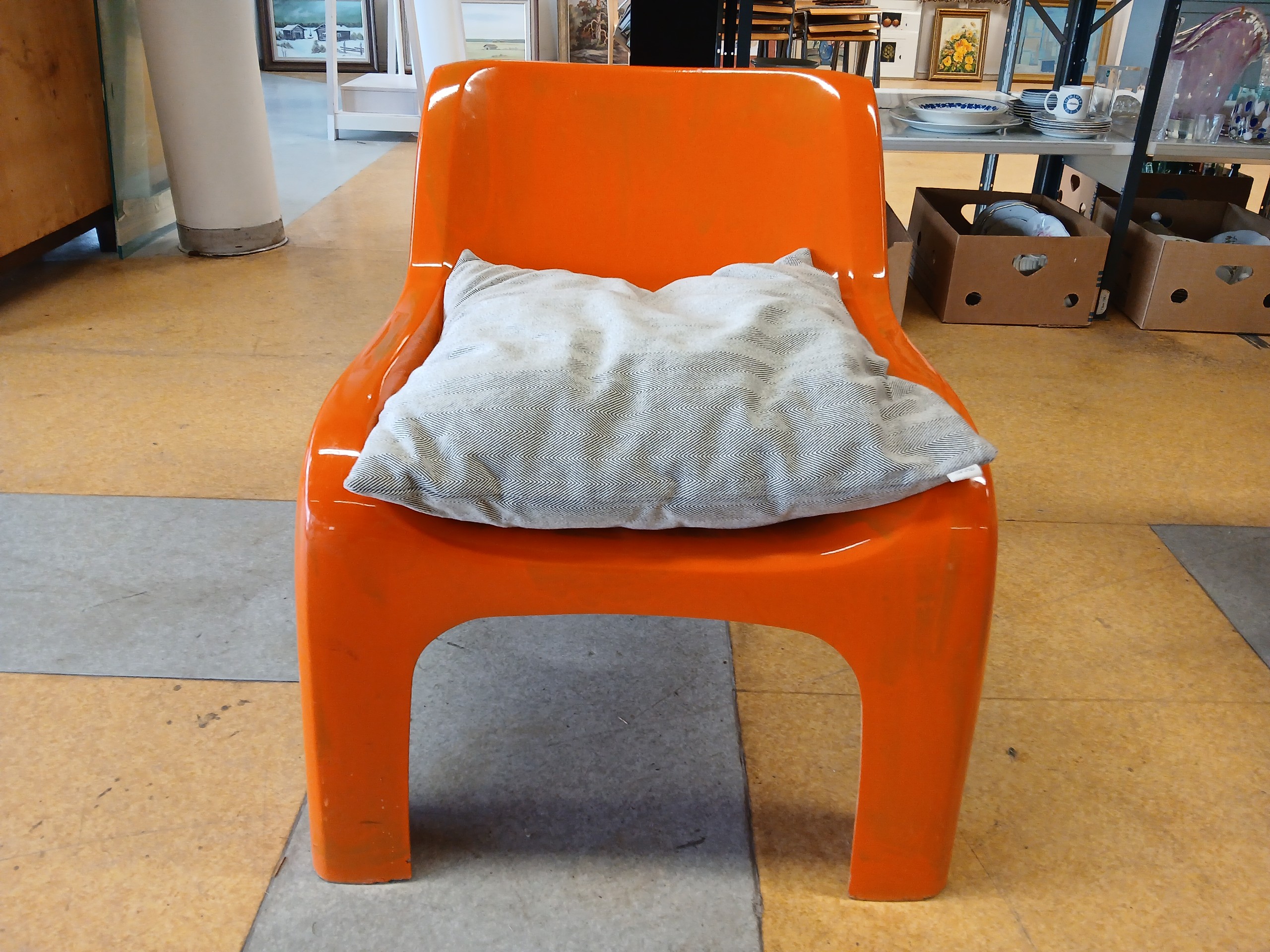 Desing- tuoli - Huutokauppa Ekman