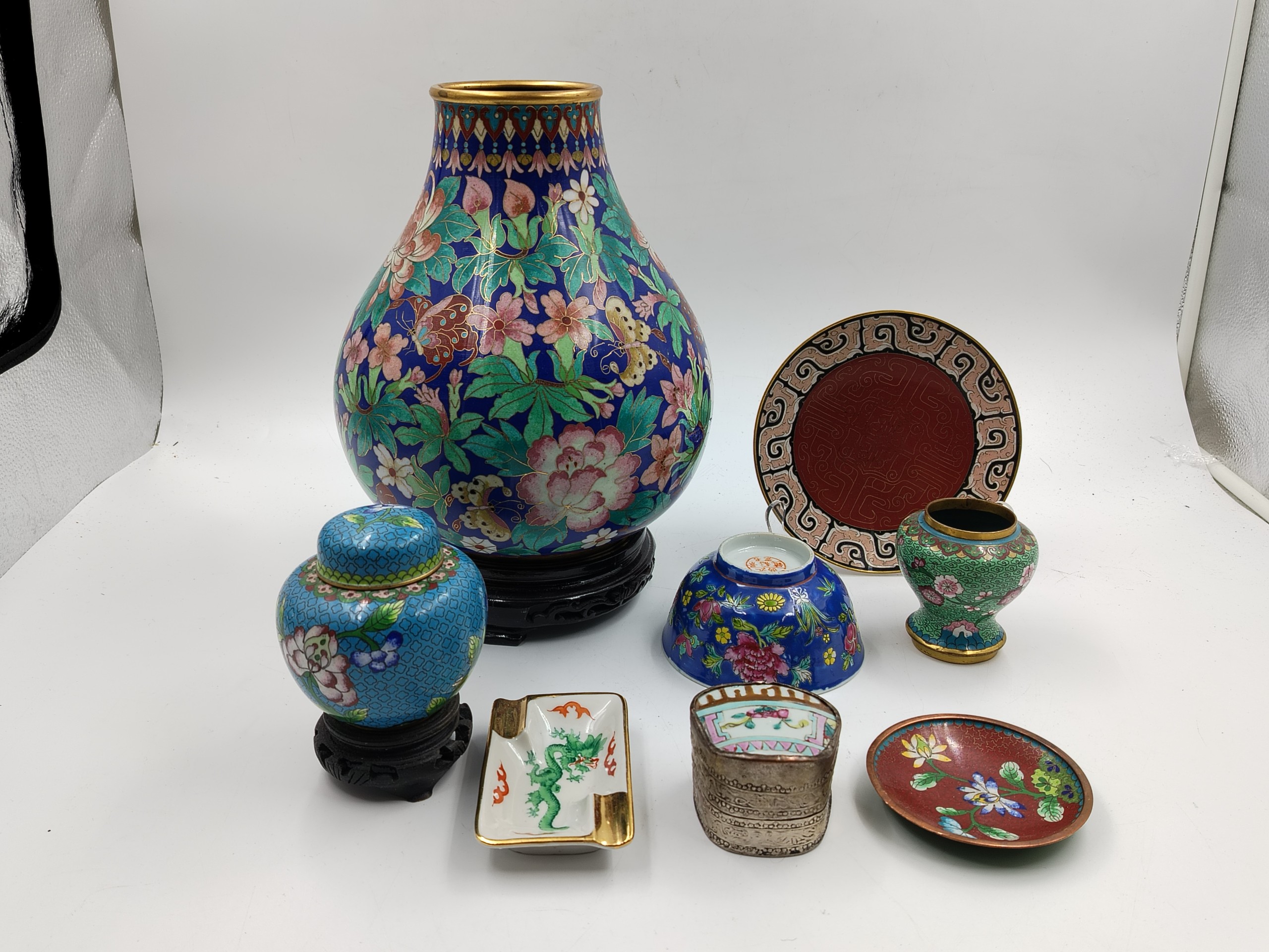 Cloisonne ym. - Huutokauppa Ekman