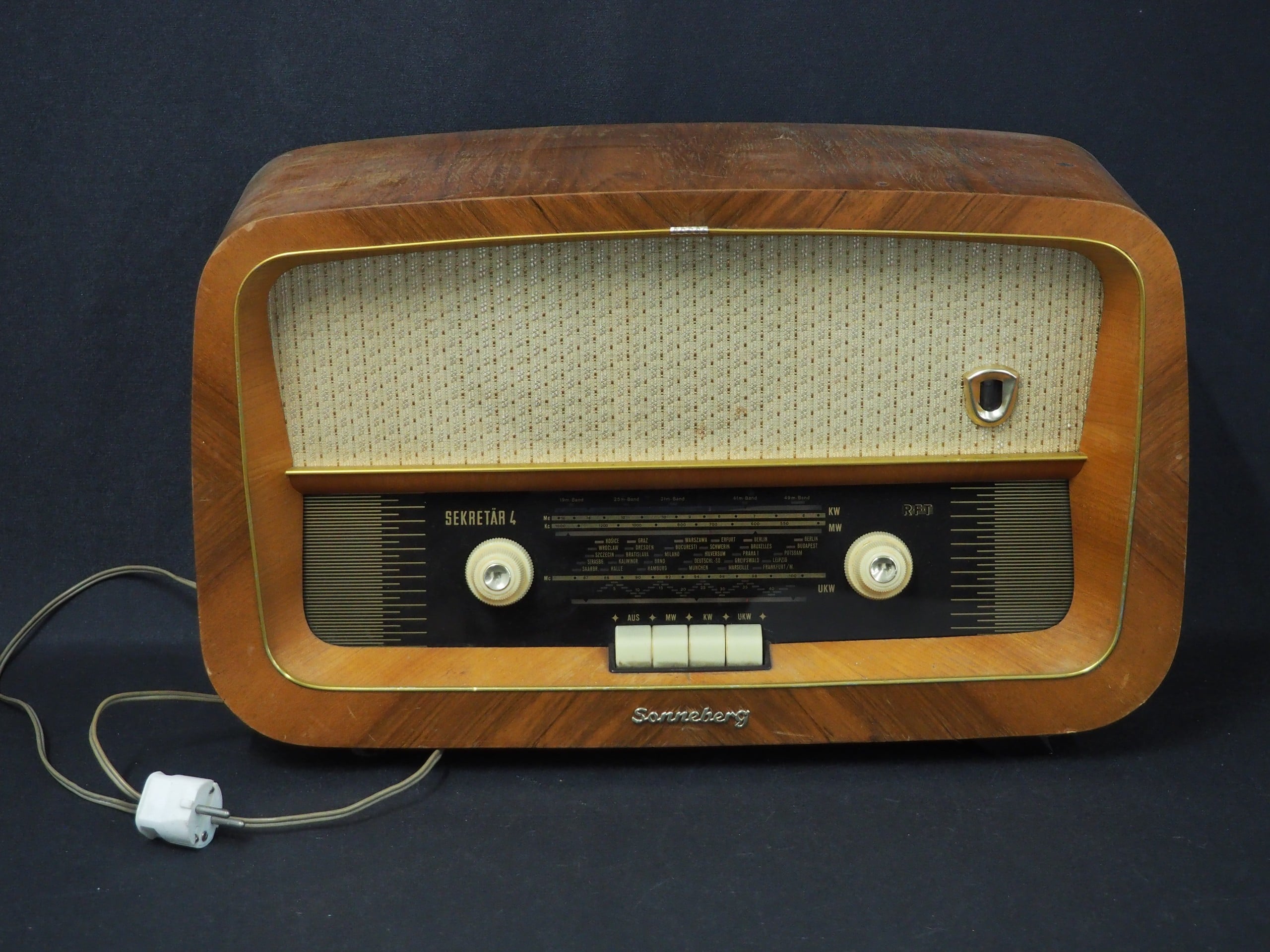 Radio - Huutokauppa Ekman