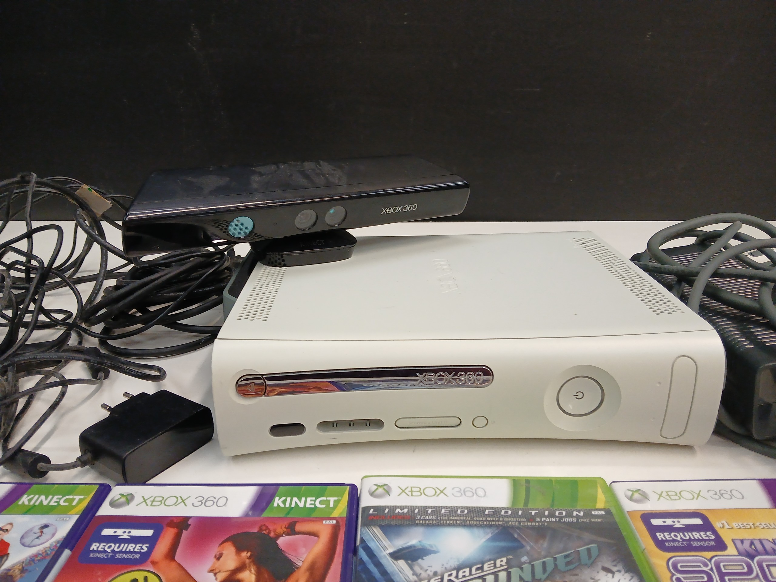 XBox -pelikone ym. - Huutokauppa Ekman