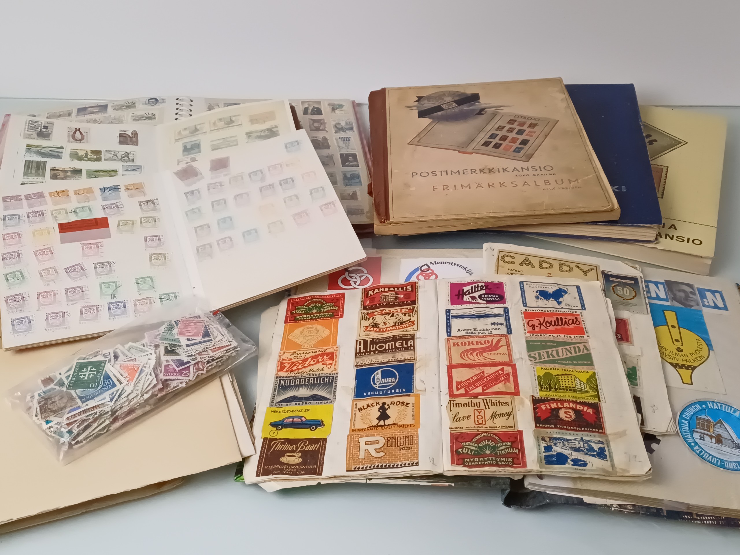 Postimerkit ym. - Huutokauppa Ekman