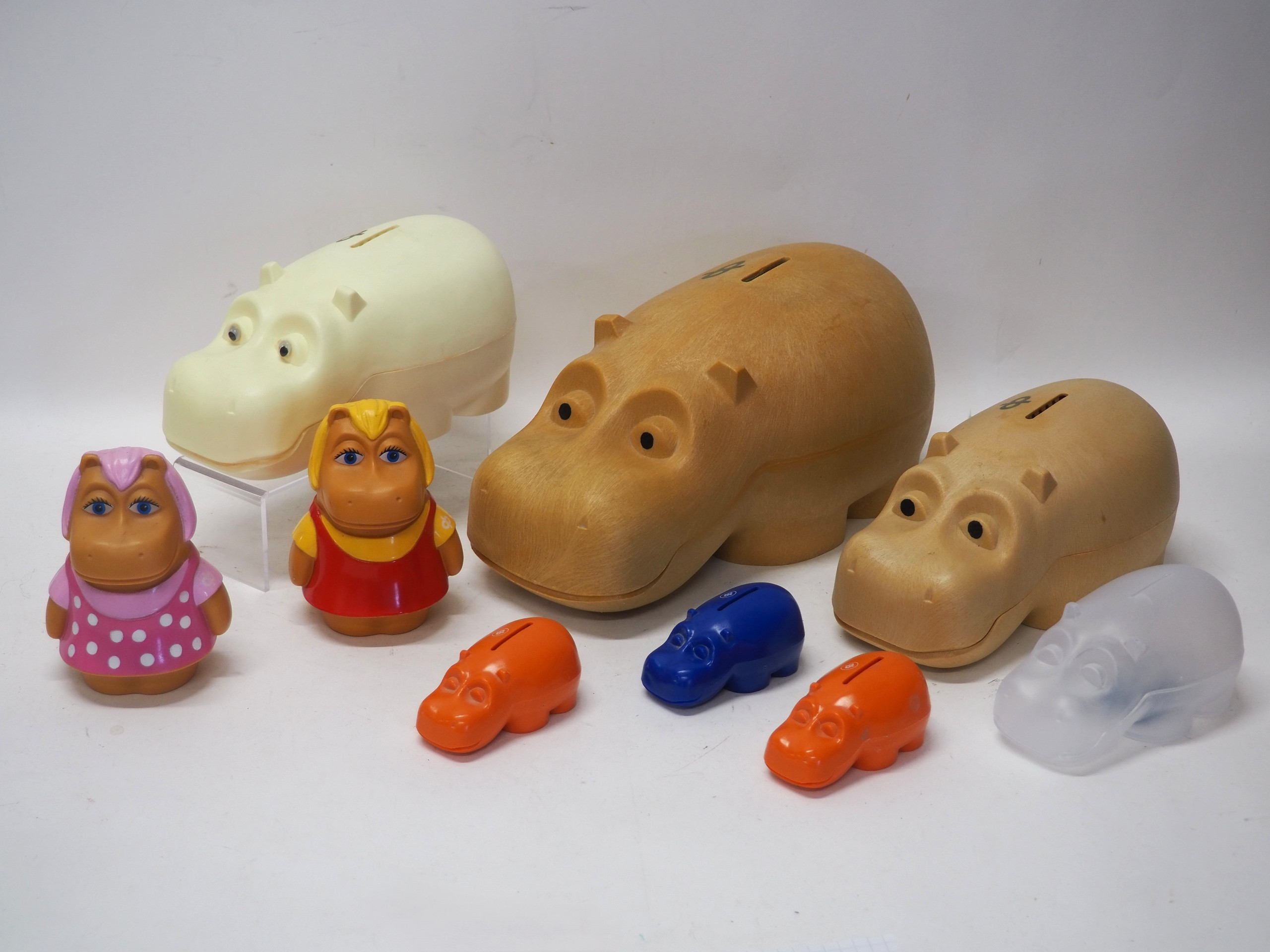 Hippo säästölippaat - Huutokauppa Ekman