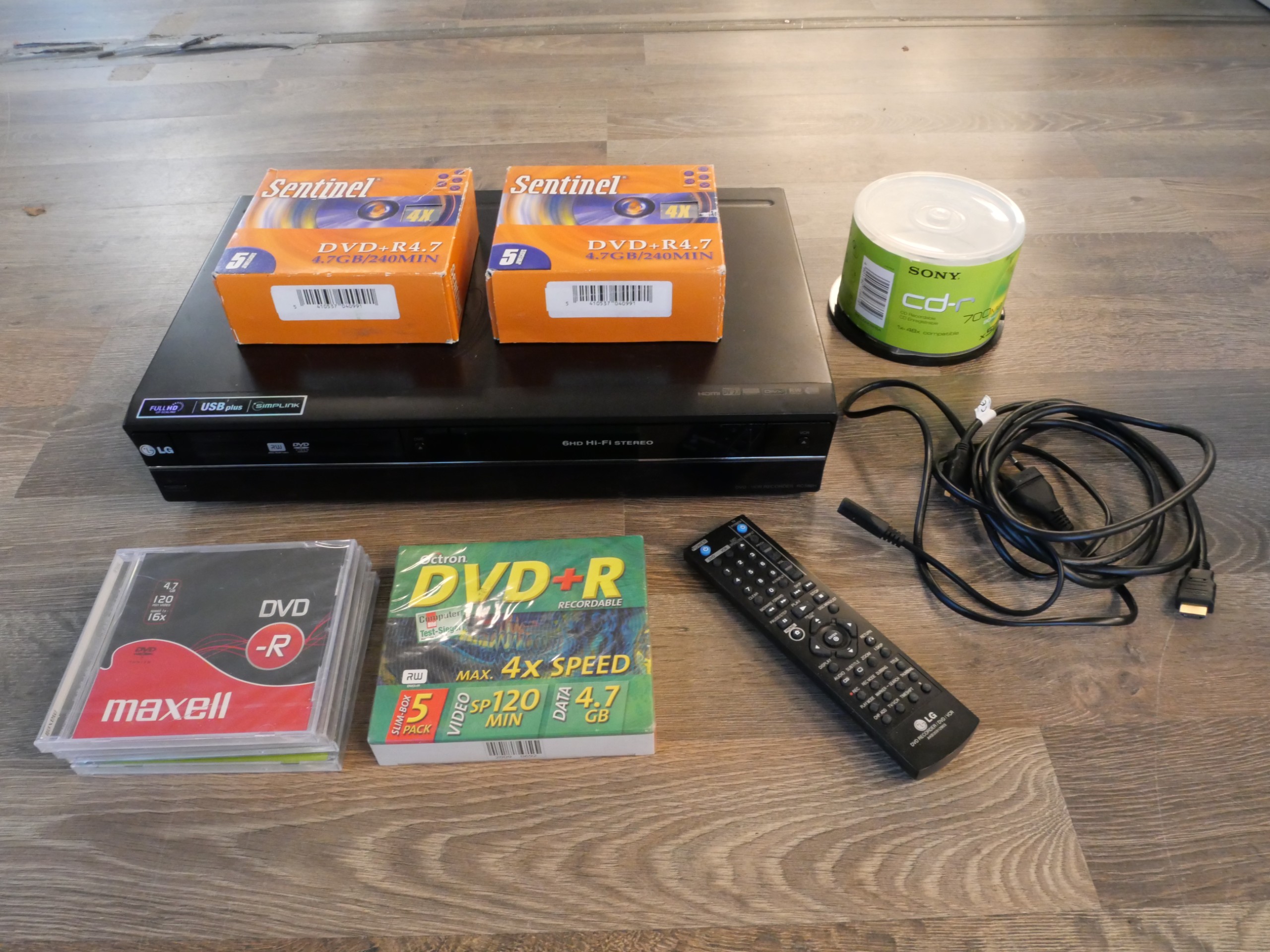 Kirjoittava DVD-soitin ym. - Huutokauppa Ekman