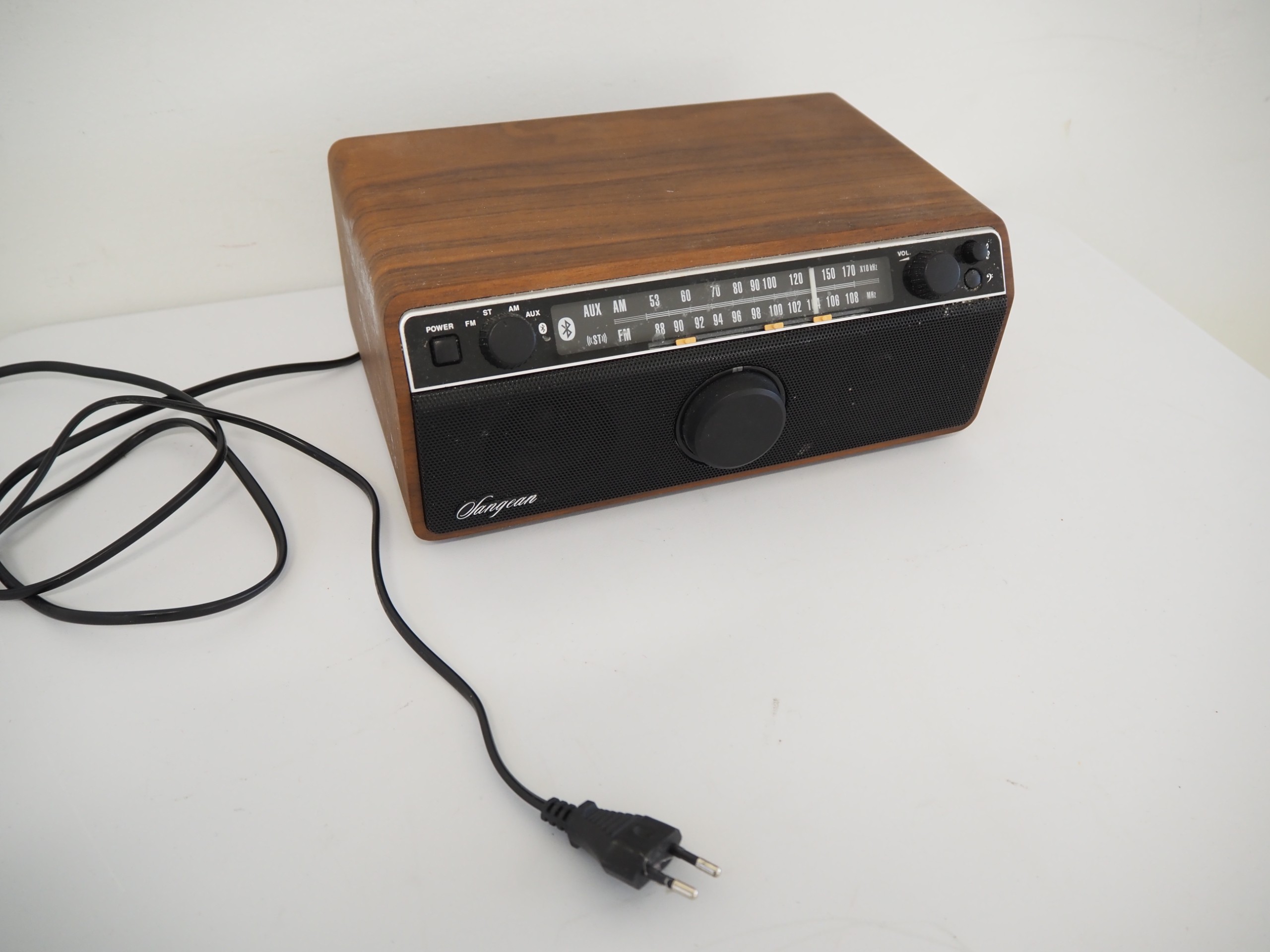 *radio - Huutokauppa Ekman