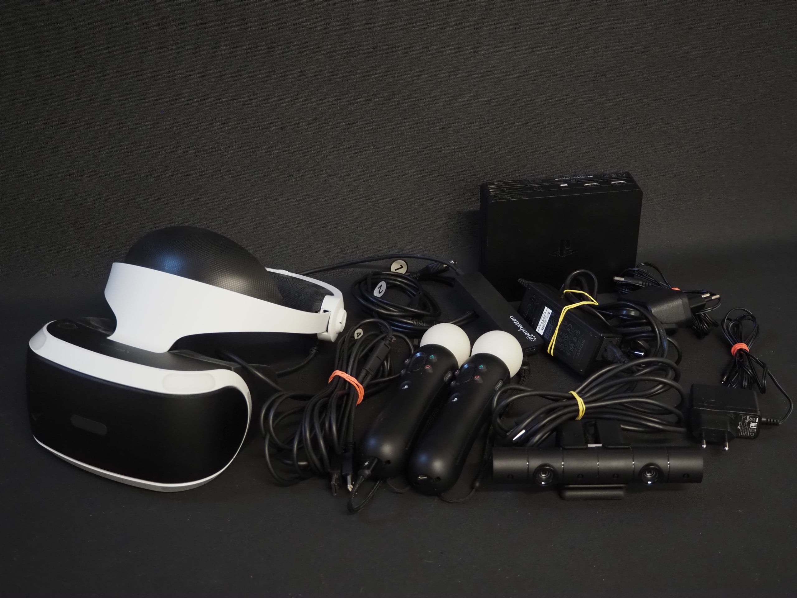 Sony vr-lasit ja ohjaimet - Huutokauppa Ekman